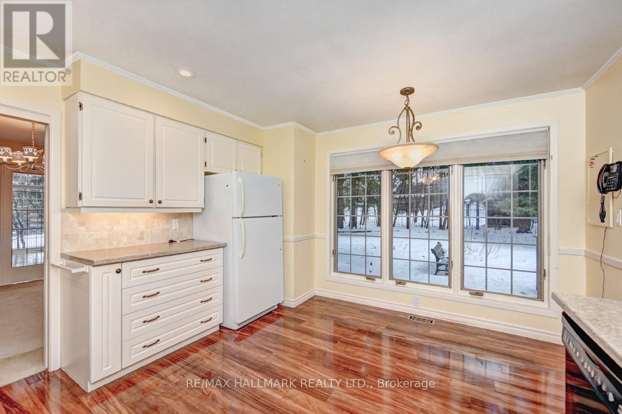 54 Ashton Crescent, Waterloo, Ontario  N2L 1P9 - Photo 13 - X12638126