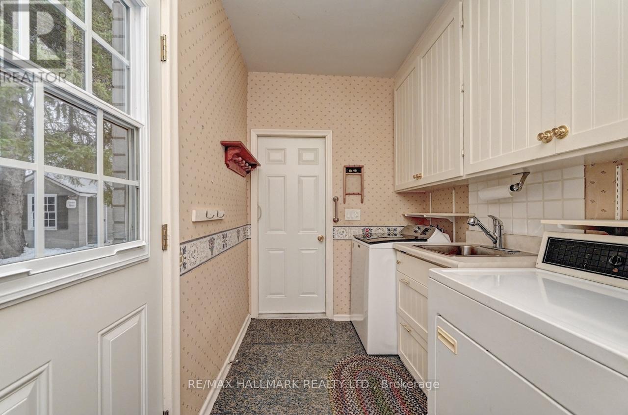 54 Ashton Crescent, Waterloo, Ontario  N2L 1P9 - Photo 14 - X12638126