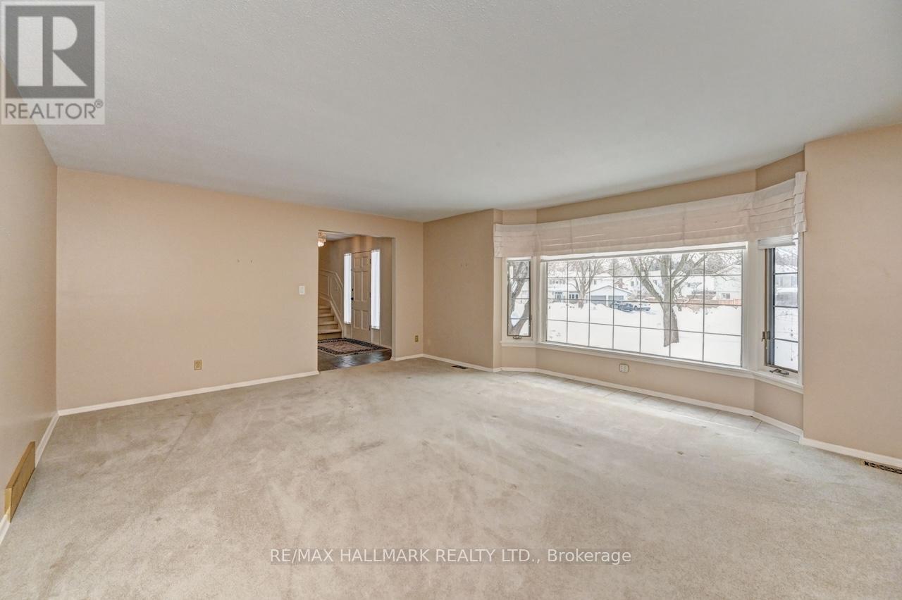 54 Ashton Crescent, Waterloo, Ontario  N2L 1P9 - Photo 5 - X12638126