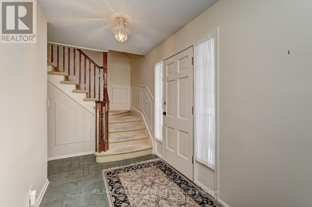 54 Ashton Crescent, Waterloo, Ontario  N2L 1P9 - Photo 4 - X12638126