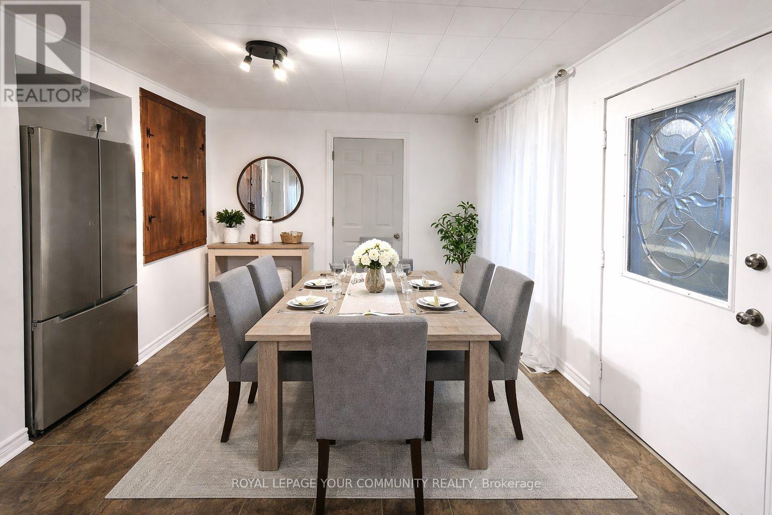 709 Roberts Road, Innisfil, Ontario  L9S 2E4 - Photo 5 - N12580520