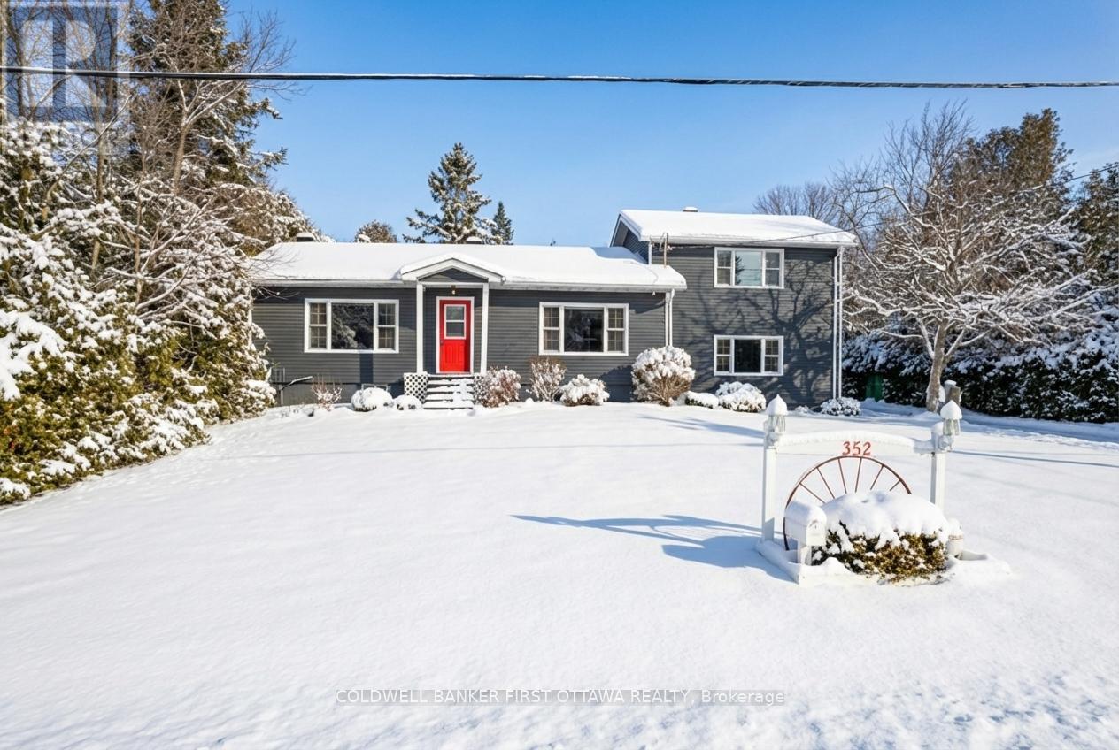 352 HIGHWAY 15, Rideau Lakes, Ontario