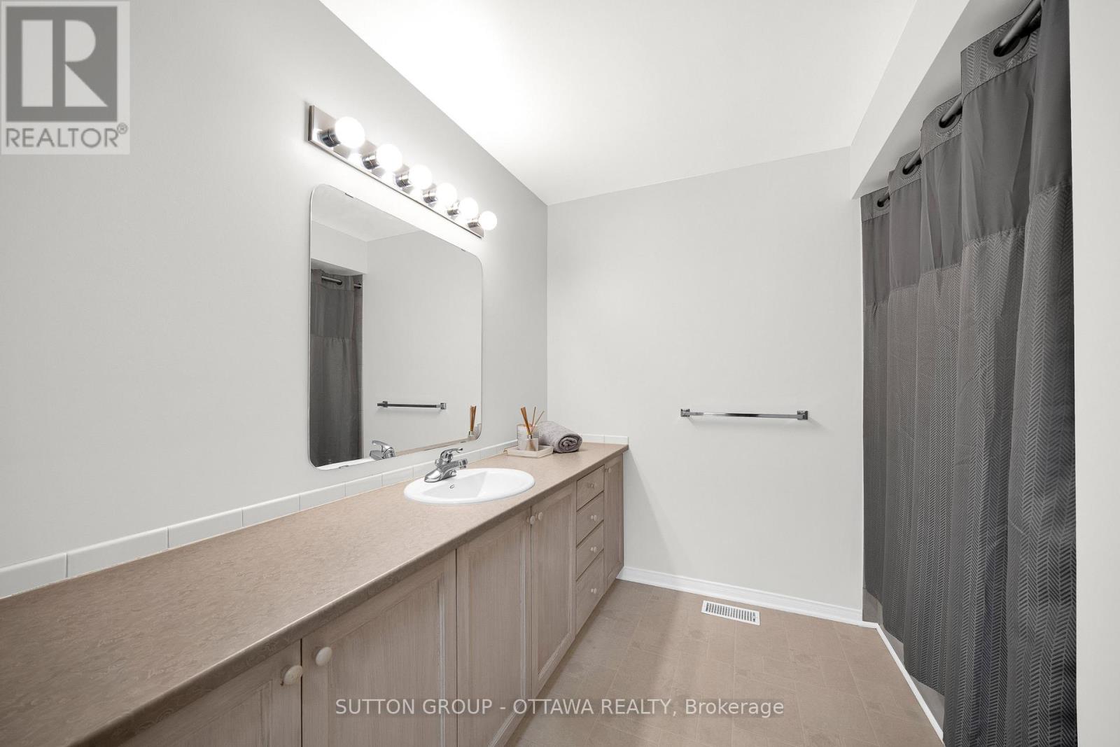 128 Annapolis Circle, Ottawa, Ontario  K1V 1Z3 - Photo 28 - X12417285