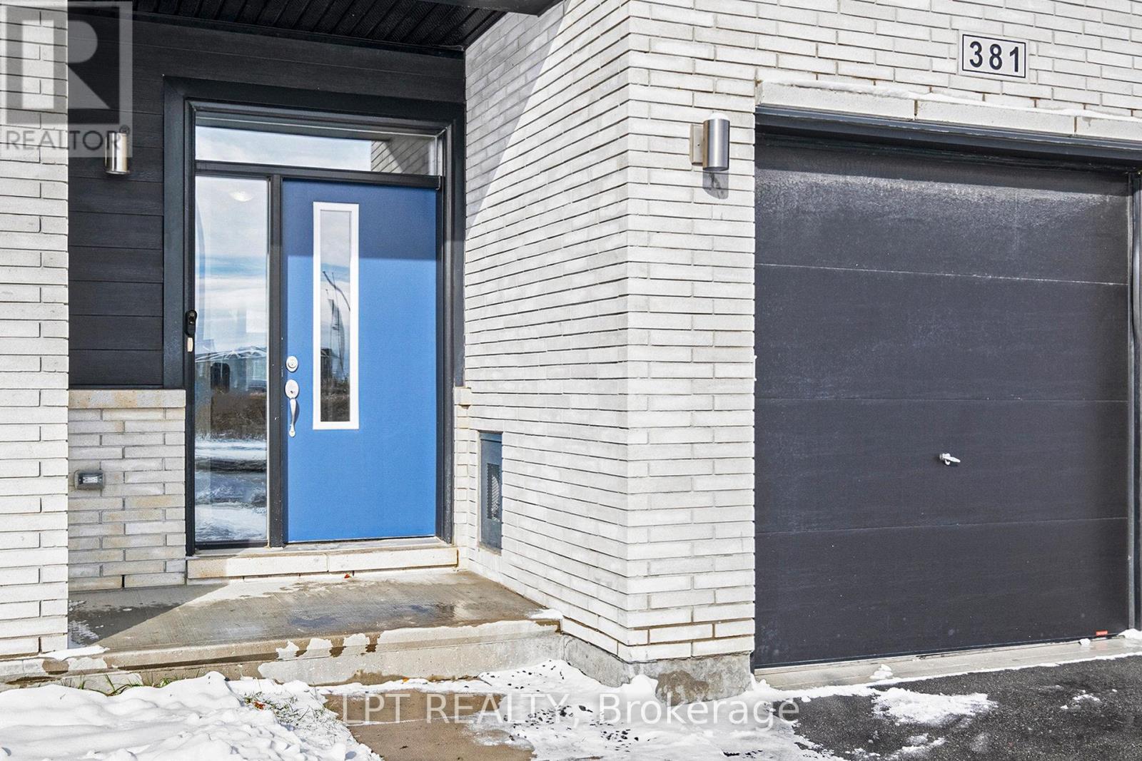 381 Cope Drive, Ottawa, Ontario  K2V 0P7 - Photo 4 - X12539594