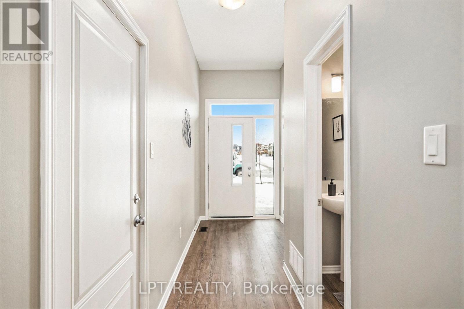 381 Cope Drive, Ottawa, Ontario  K2V 0P7 - Photo 5 - X12539594