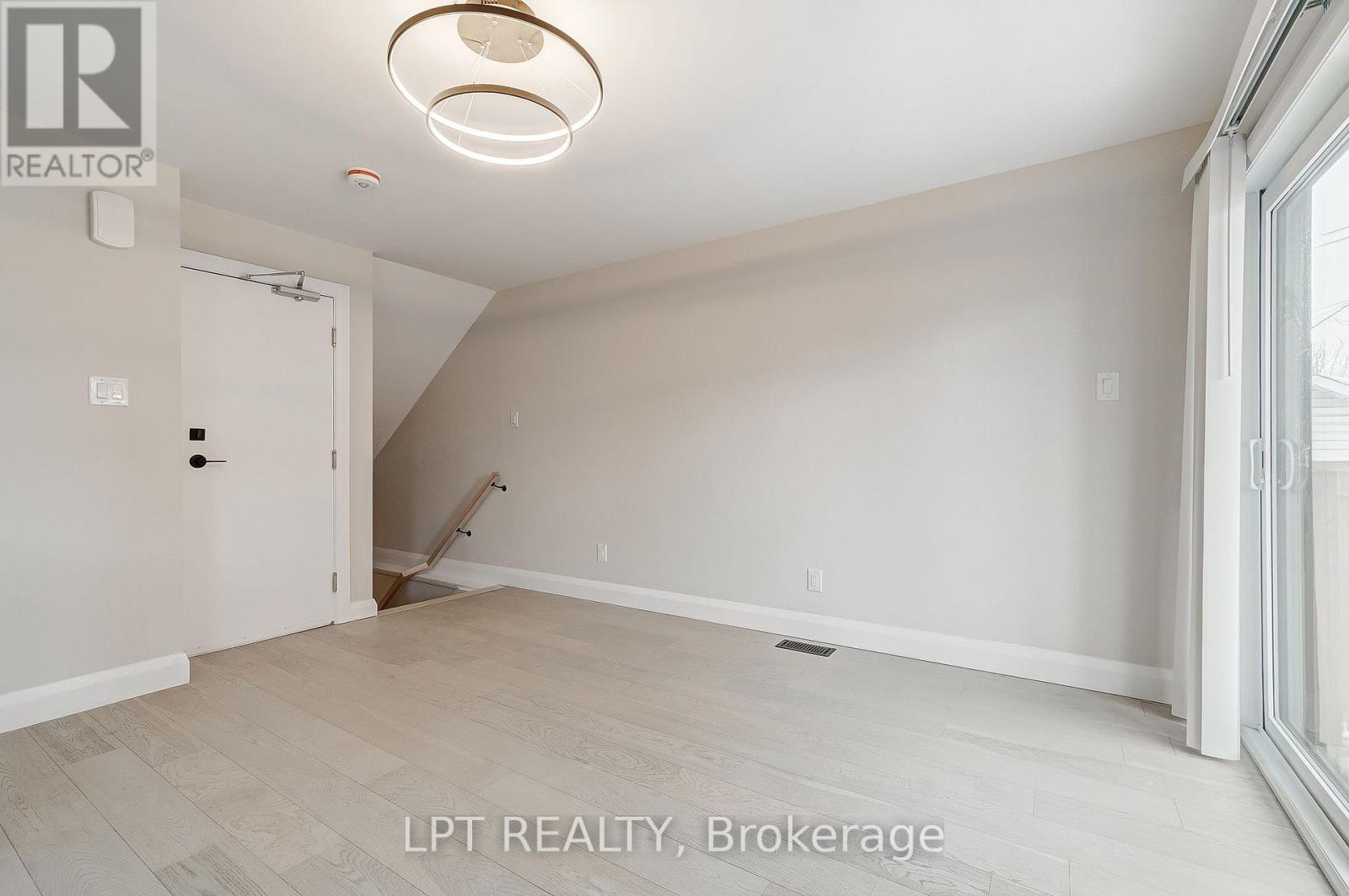 #2 - 383 Brant Street, Ottawa, Ontario  K1L 6V5 - Photo 6 - X12567028