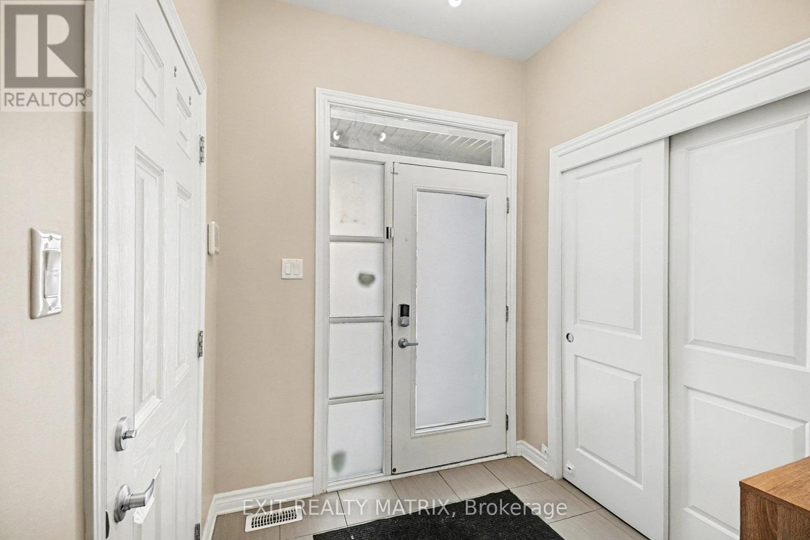 211 Mountain Sorrel Way, Ottawa, Ontario  K4A 0T6 - Photo 4 - X12640540