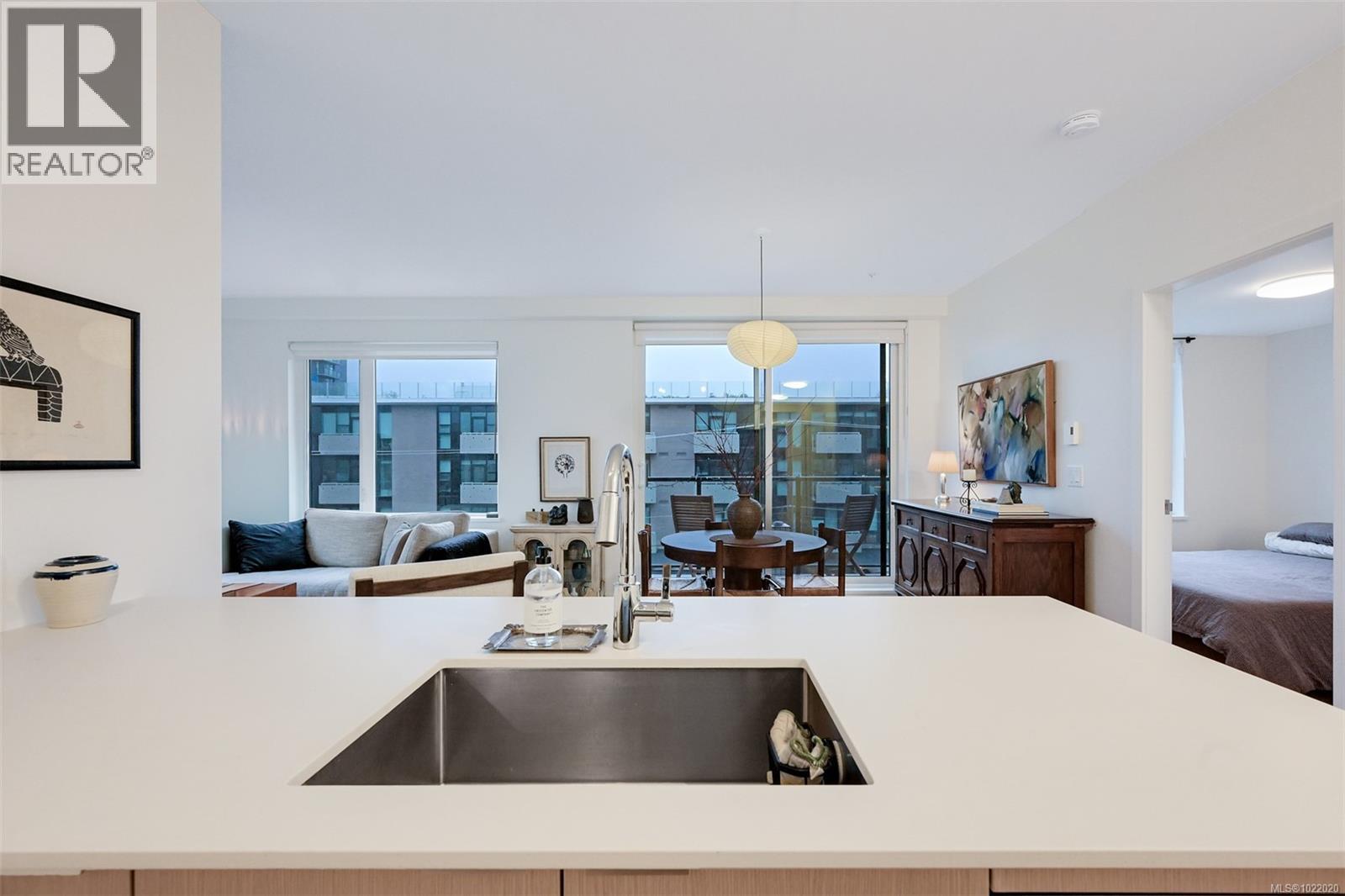 407 1115 Johnson St, Victoria, British Columbia  V8V 0H2 - Photo 9 - 1022020