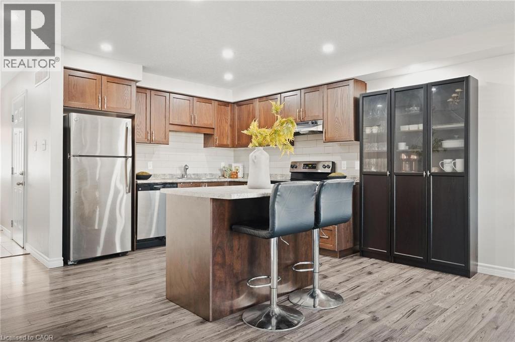 1989 S Ottawa Street S Unit# 47, Kitchener, Ontario  N2E 0G7 - Photo 3 - 40785236