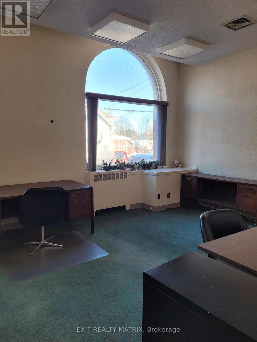 32 Main St N Street S, North Glengarry, Ontario  K0C 1A0 - Photo 5 - X12640780