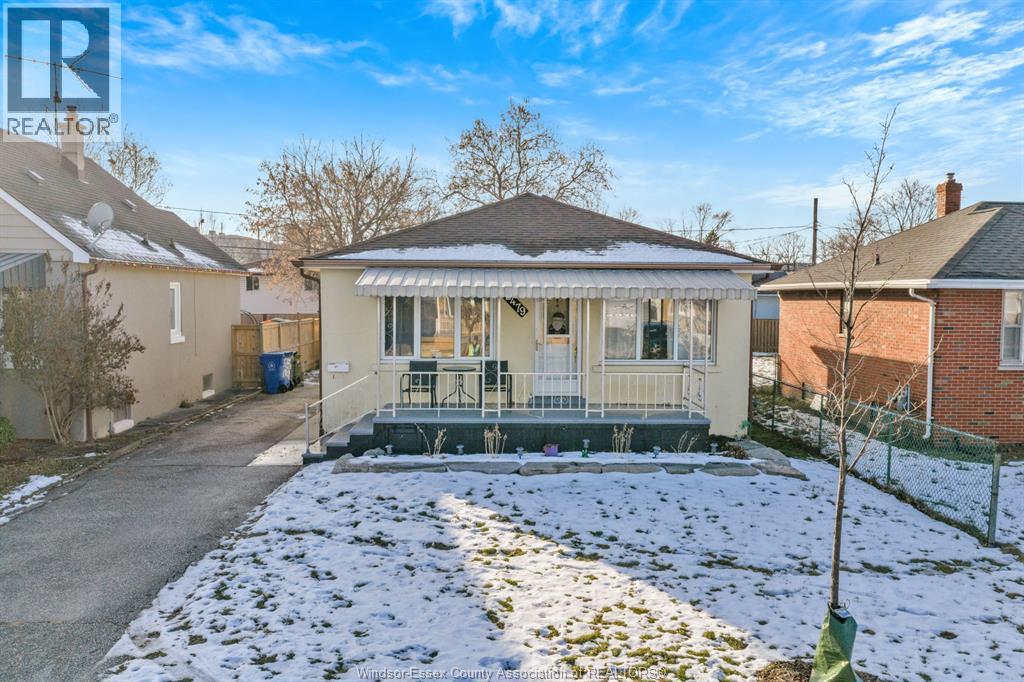 2479 MEIGHEN, windsor, Ontario