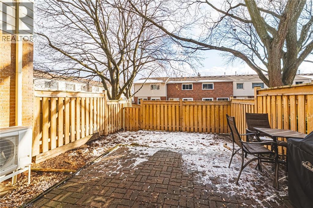 1584 Newlands Crescent Unit# 92, Burlington, Ontario  L7M 1V6 - Photo 28 - 40794345
