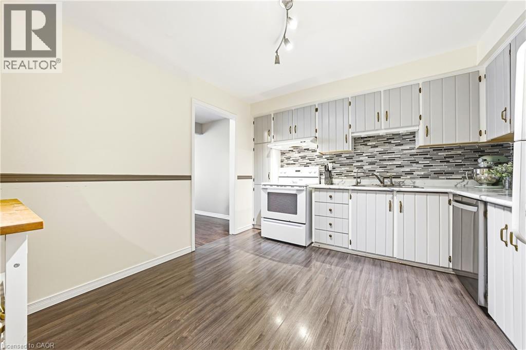 1584 Newlands Crescent Unit# 92, Burlington, Ontario  L7M 1V6 - Photo 4 - 40794345