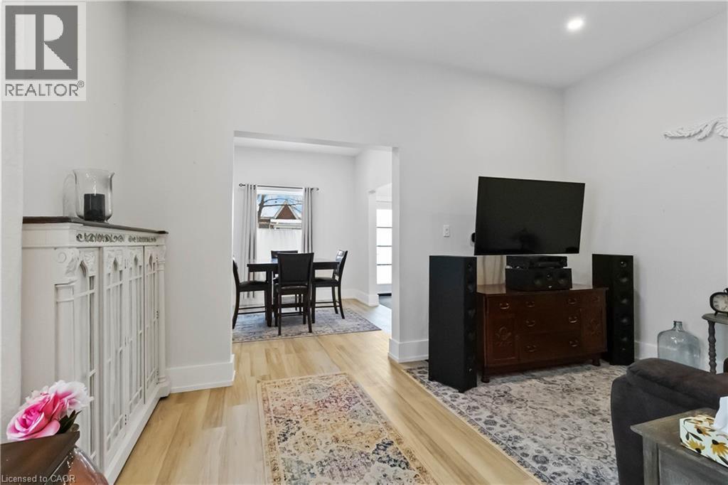 156 Albion Street, Brantford, Ontario  N3T 3M9 - Photo 13 - 40794254