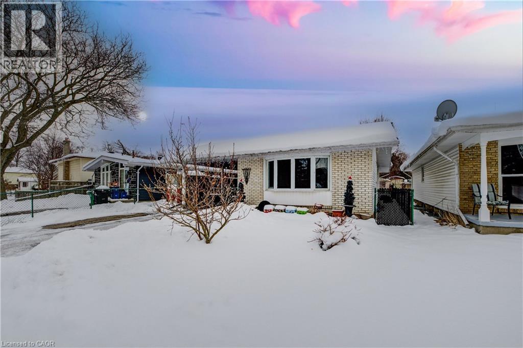 123 Kingswood Drive, Kitchener, Ontario  N2E 1B2 - Photo 3 - 40793955