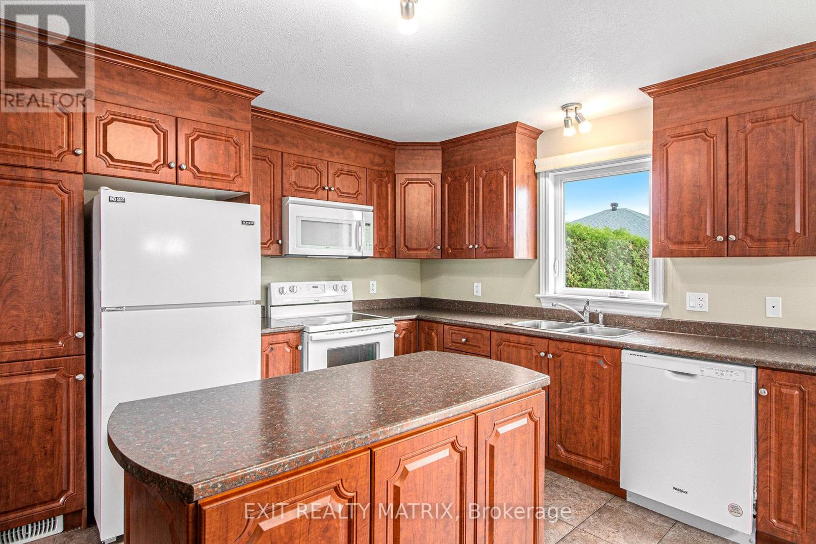 100 Royal Court, The Nation, Ontario  K0A 2M0 - Photo 12 - X12215318