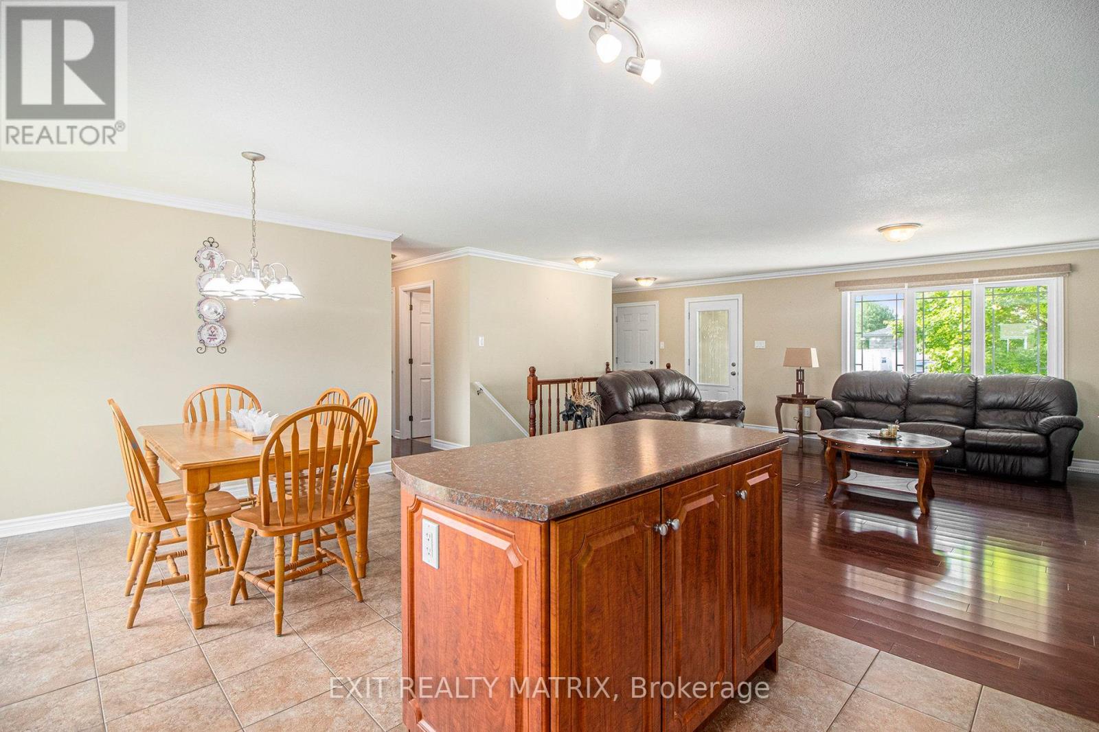 100 Royal Court, The Nation, Ontario  K0A 2M0 - Photo 14 - X12215318