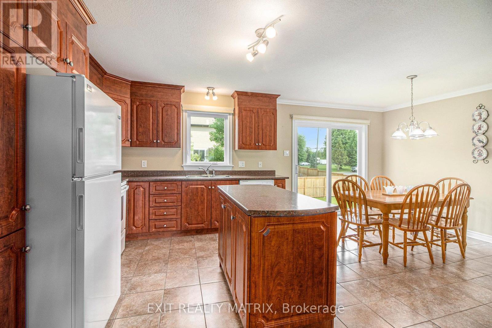 100 Royal Court, The Nation, Ontario  K0A 2M0 - Photo 13 - X12215318