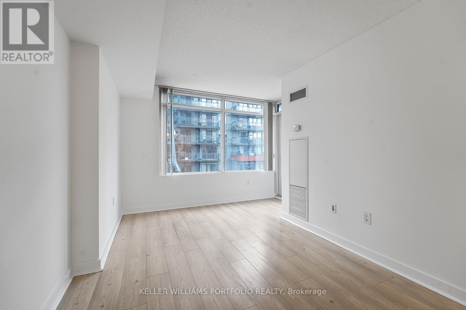 1505 - 25 Telegram Mews, Toronto (Waterfront Communities), Ontario  M5V 3Z1 - Photo 10 - C12640776