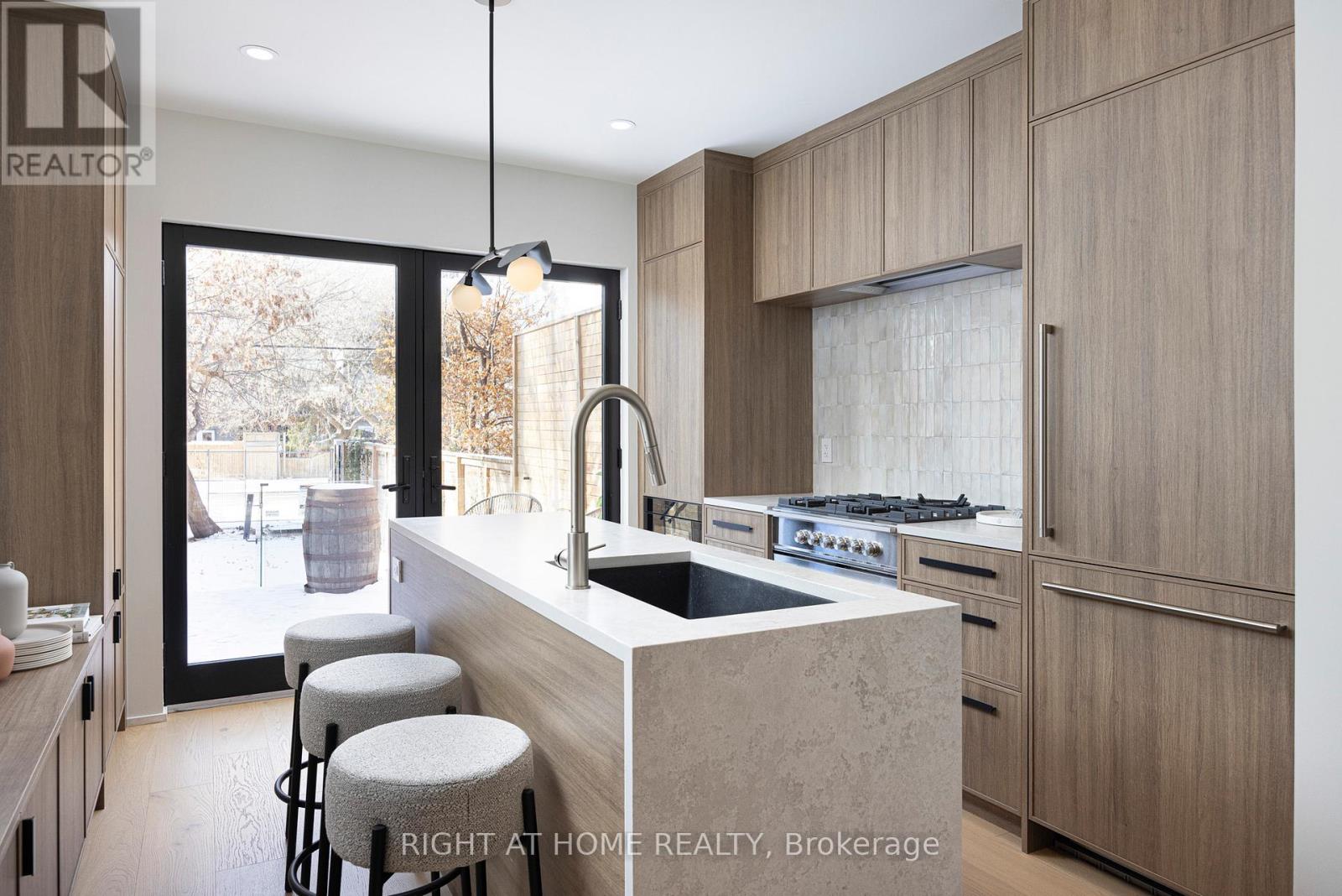 292 Borden Street, Toronto (University), Ontario  M5S 2N6 - Photo 11 - C12640816