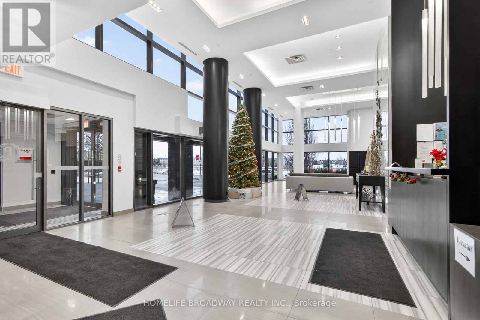 1207 - 55 Oneida Crescent, Richmond Hill, Ontario  L4B 0B3 - Photo 2 - N12503326