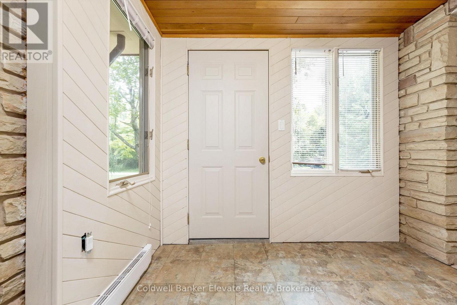 8 Ann Street, Halton Hills, Ontario  L7G 2V2 - Photo 11 - W12593910