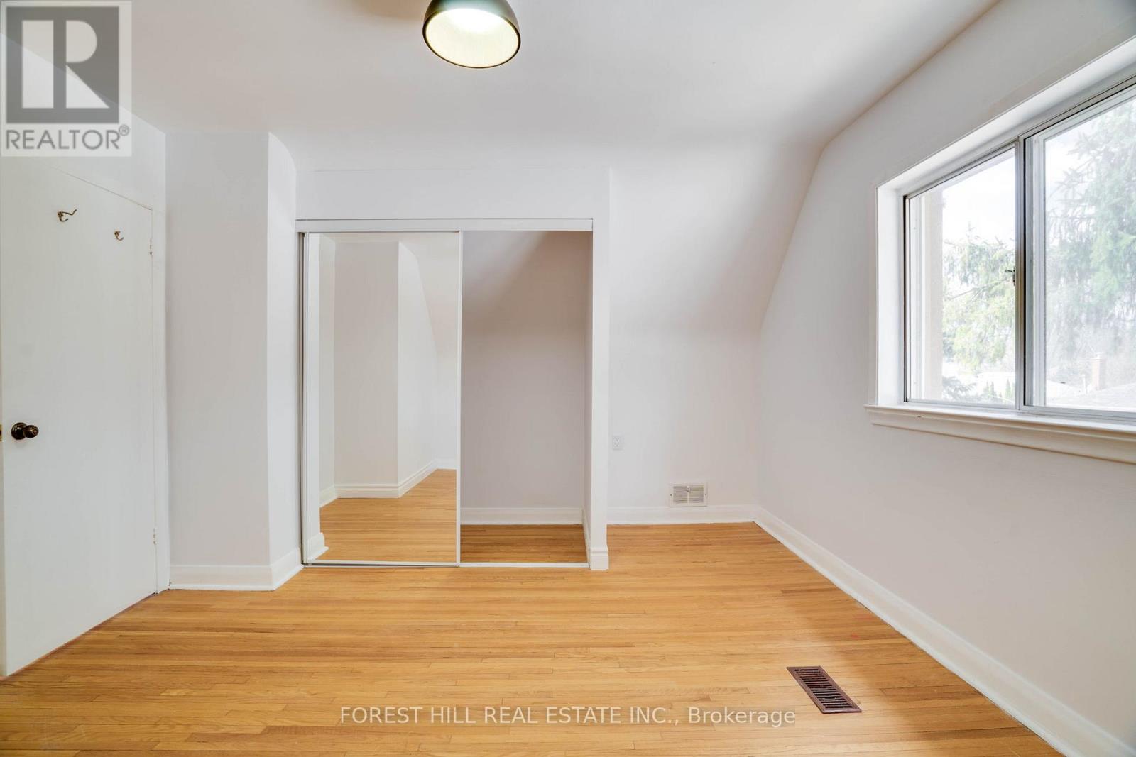 12 Glen Agar Drive, Toronto (Princess-Rosethorn), Ontario  M9B 5L3 - Photo 12 - W12640604