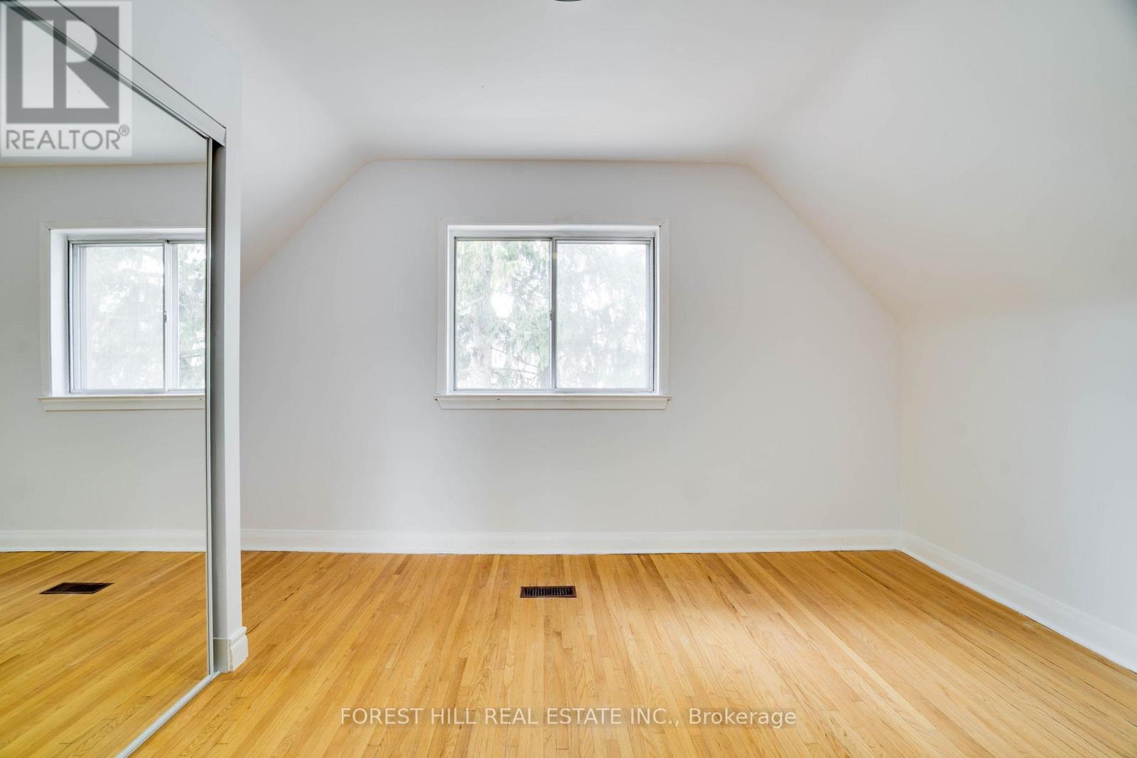 12 Glen Agar Drive, Toronto (Princess-Rosethorn), Ontario  M9B 5L3 - Photo 10 - W12640604