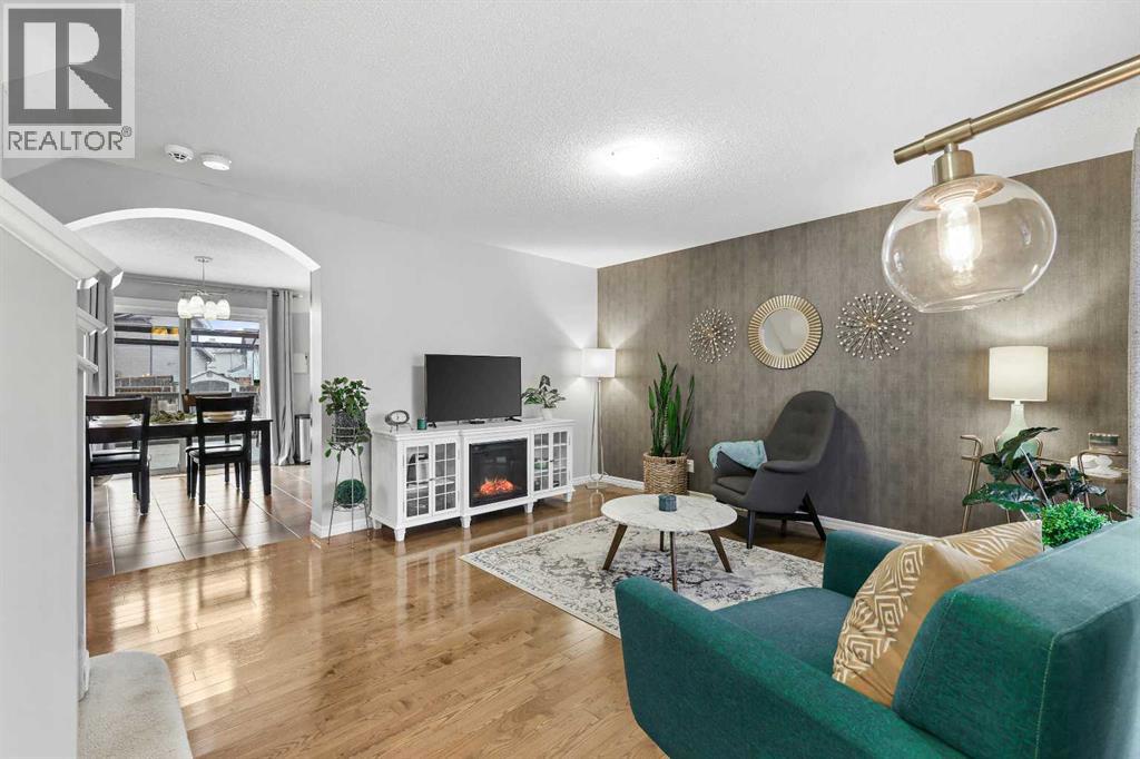 25 Mckinnon Street Nw, Langdon, Alberta  T0J 1X2 - Photo 4 - A2270671