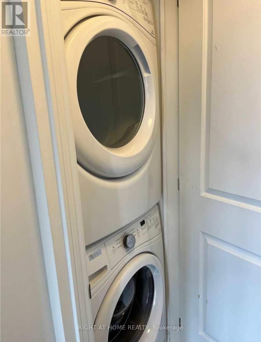 1005 - 9618 Yonge Street, Richmond Hill (North Richvale), Ontario  L4C 0X5 - Photo 12 - N12640786