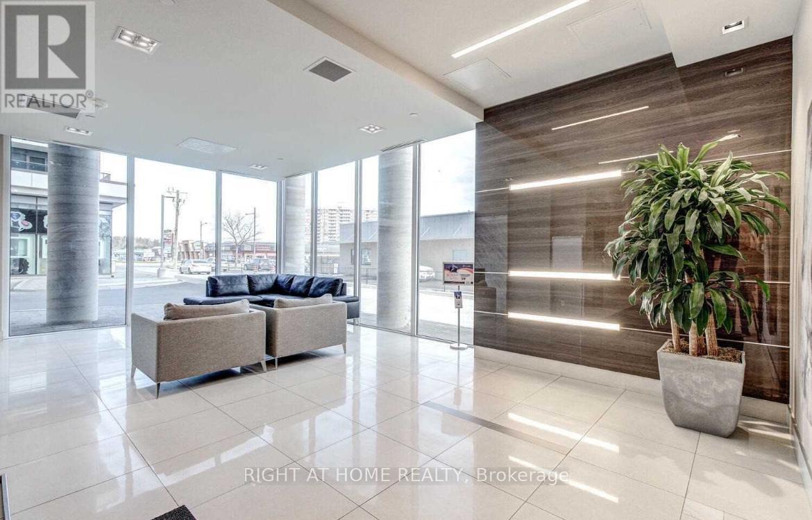 1005 - 9618 Yonge Street, Richmond Hill (North Richvale), Ontario  L4C 0X5 - Photo 2 - N12640786