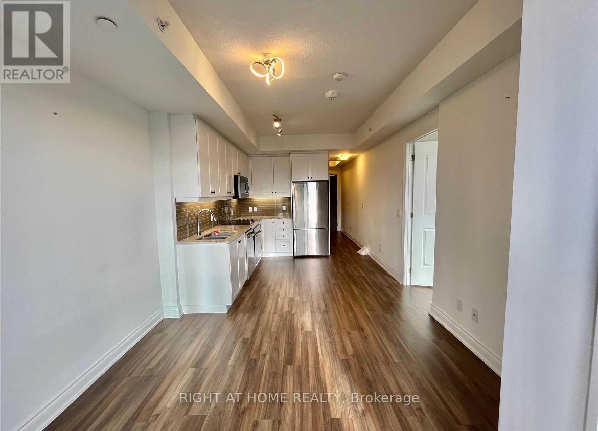 1005 - 9618 Yonge Street, Richmond Hill (North Richvale), Ontario  L4C 0X5 - Photo 6 - N12640786