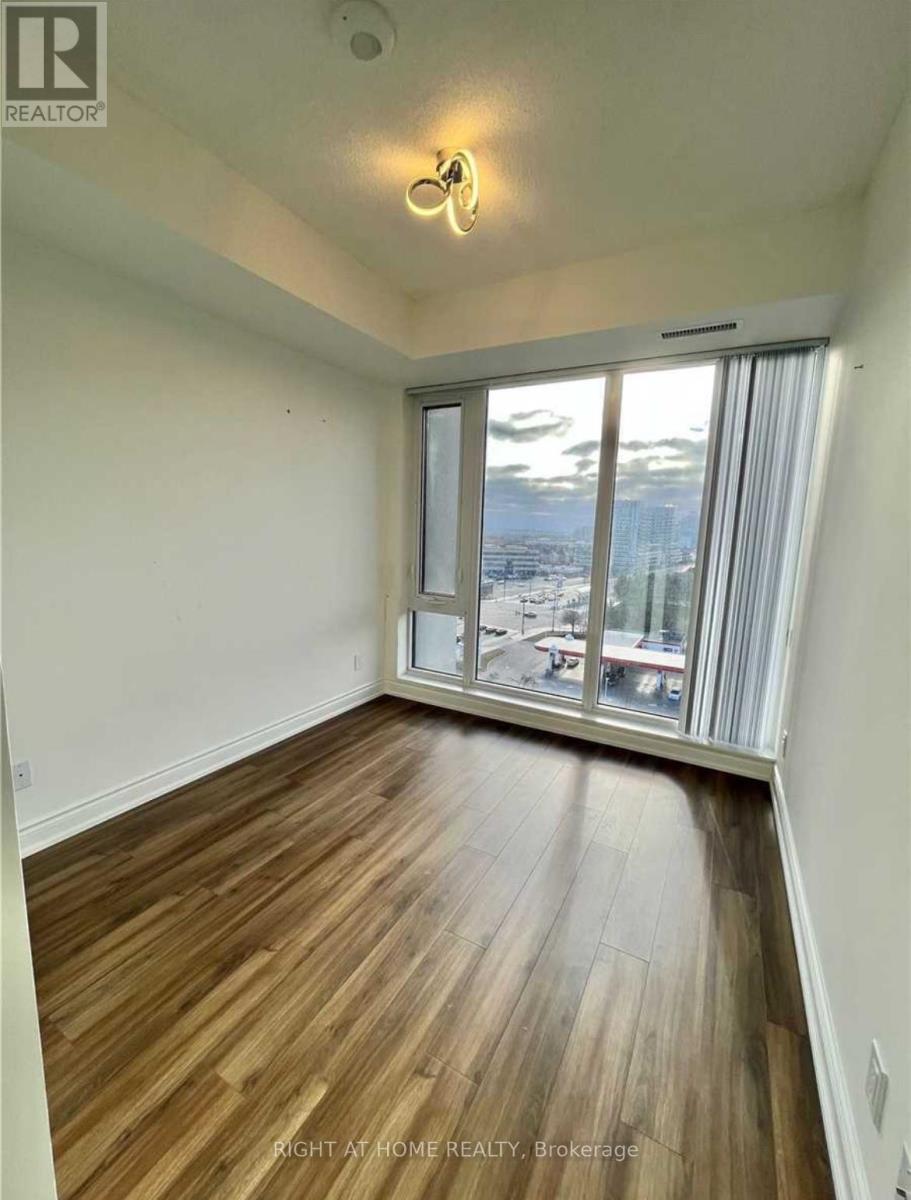 1005 - 9618 Yonge Street, Richmond Hill (North Richvale), Ontario  L4C 0X5 - Photo 8 - N12640786