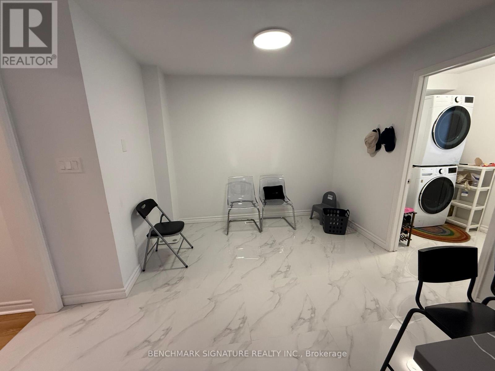 637 South Unionville Avenue, Markham (Village Green-South Unionville), Ontario  L3R 4W6 - Photo 6 - N12640812