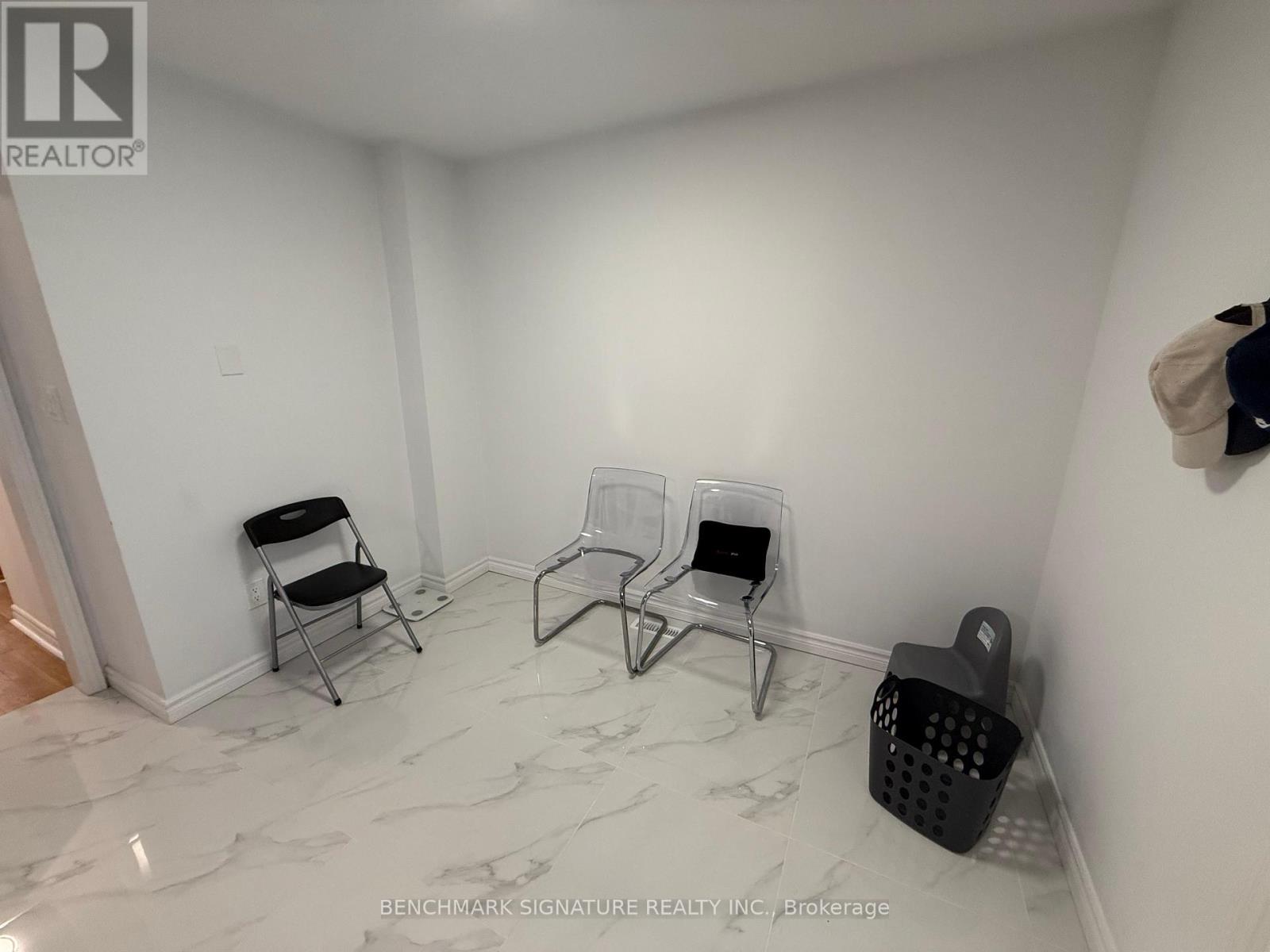 637 South Unionville Avenue, Markham (Village Green-South Unionville), Ontario  L3R 4W6 - Photo 7 - N12640812