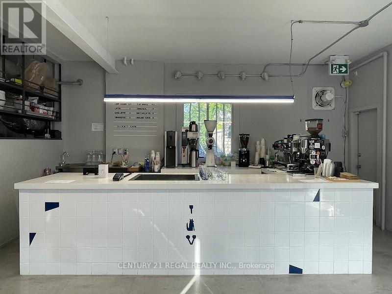 679 Lansdowne Avenue, Toronto, Ontario  M6H 3Y9 - Photo 2 - W12410434