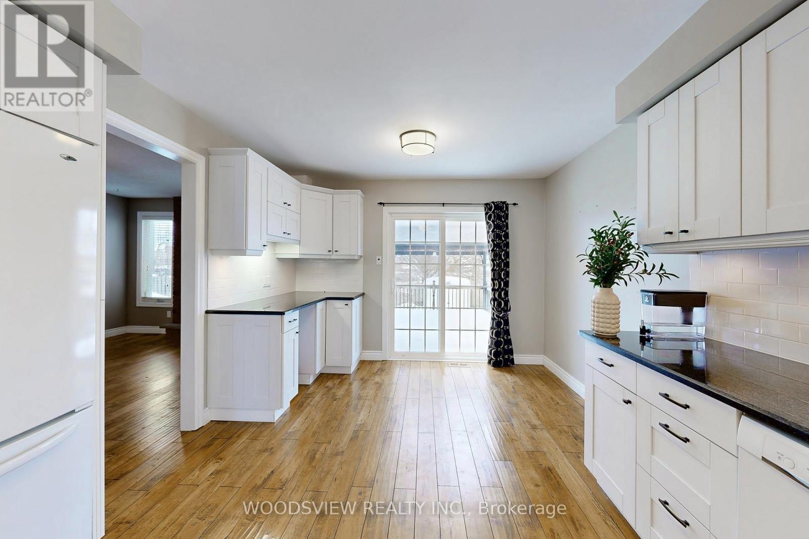 2 Charles Court, Barrie, Ontario  L4N 6S8 - Photo 13 - S12640784