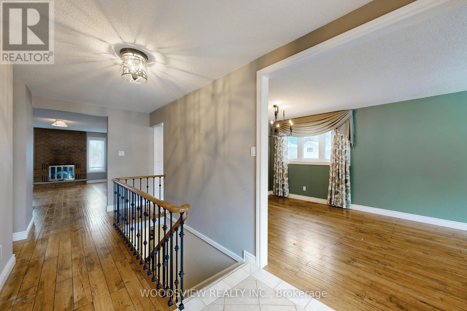 2 Charles Court, Barrie, Ontario  L4N 6S8 - Photo 2 - S12640784