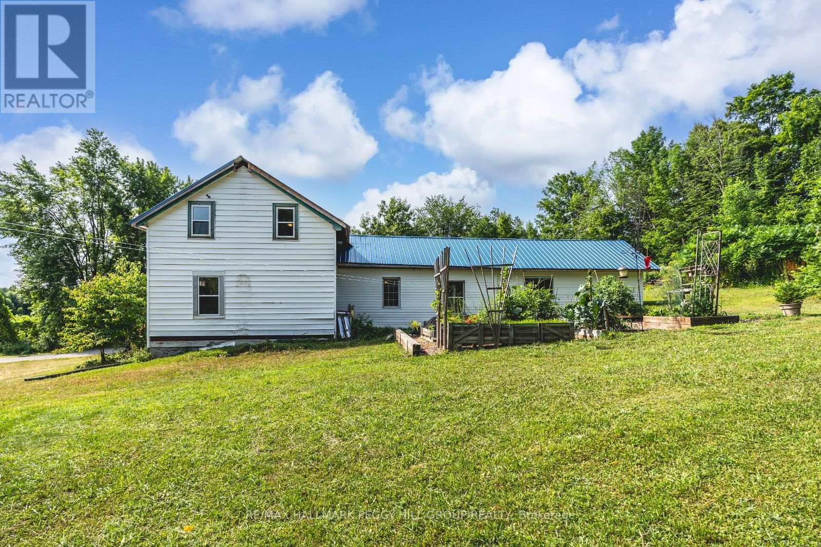 4396 Penetanguishene Road, Springwater (Hillsdale), Ontario  L0L 1V0 - Photo 18 - S12640800