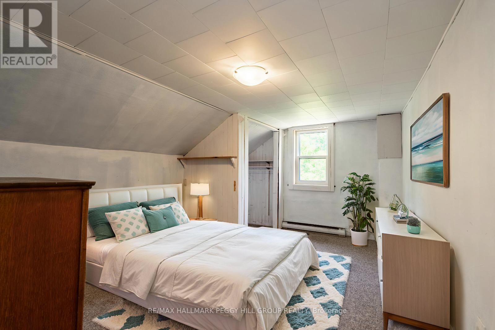 4396 Penetanguishene Road, Springwater (Hillsdale), Ontario  L0L 1V0 - Photo 9 - S12640800