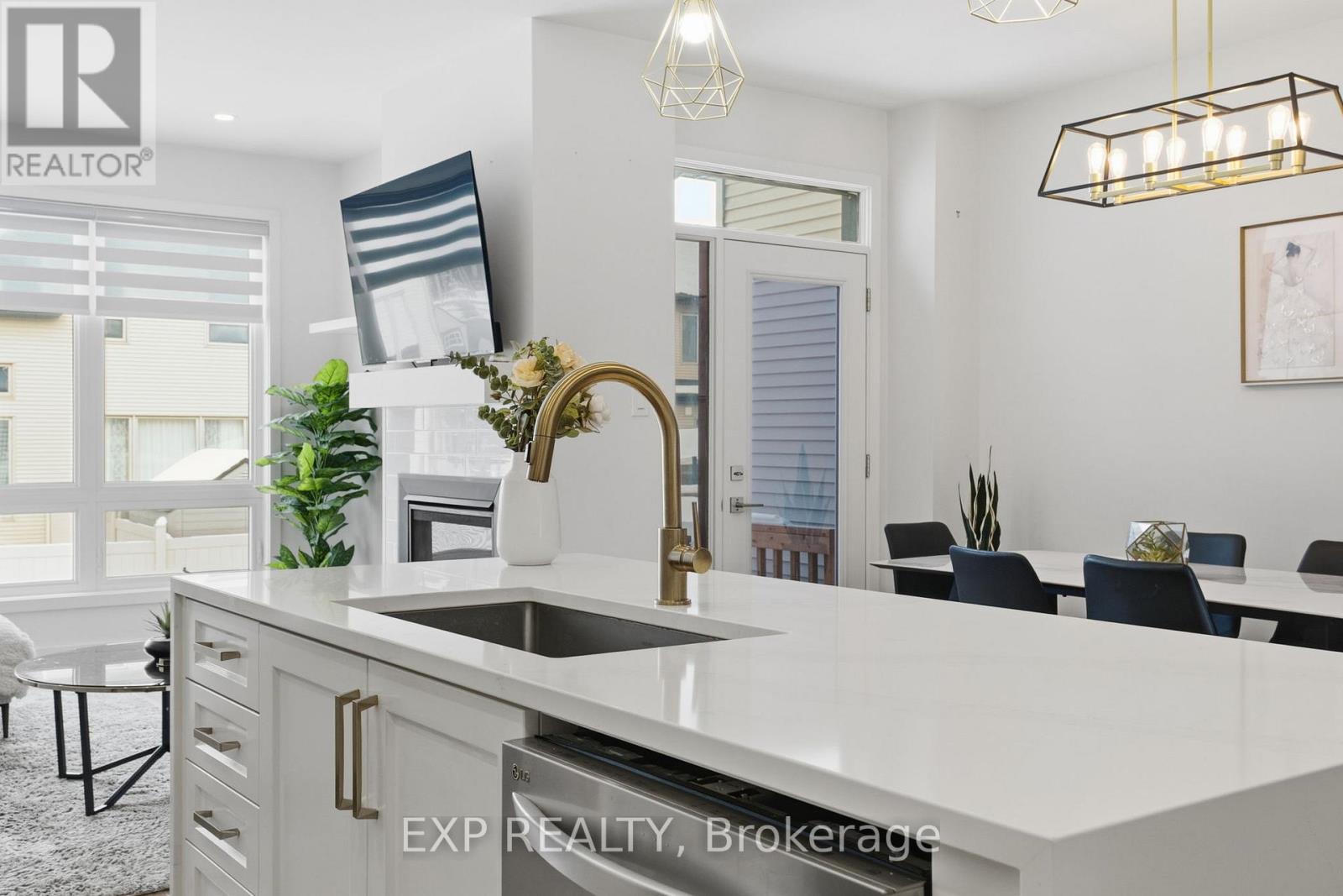 687 Capricorn Circle, Ottawa, Ontario  K4M 0J5 - Photo 12 - X12640856