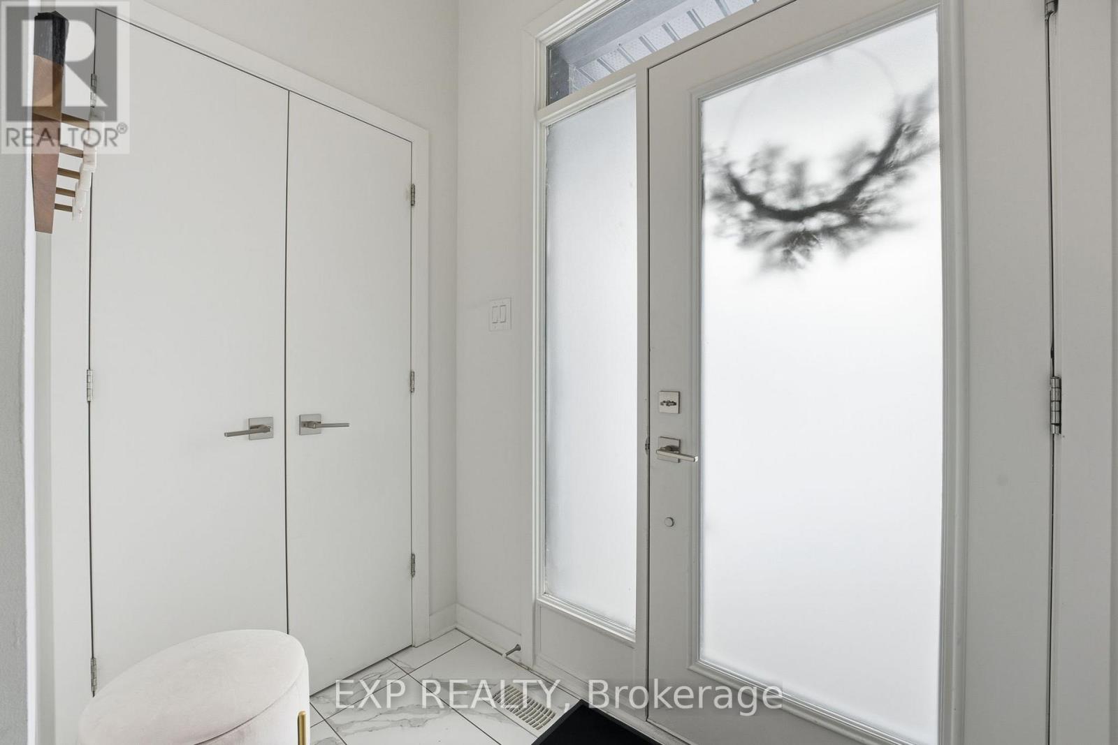 687 Capricorn Circle, Ottawa, Ontario  K4M 0J5 - Photo 4 - X12640856