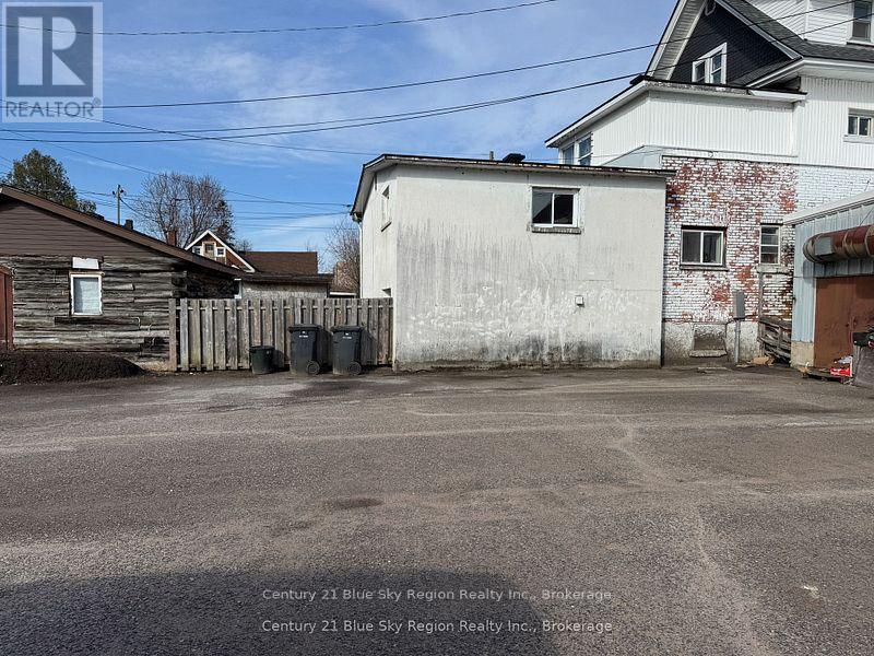 1107 Cassells Street, North Bay (Central), Ontario  P1B 4B3 - Photo 2 - X12640862