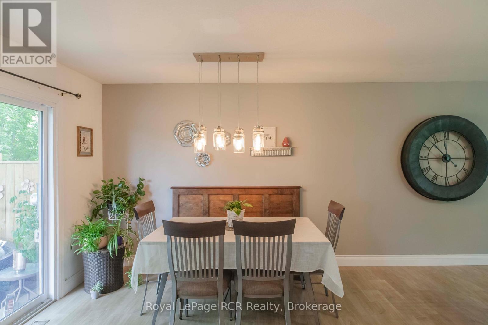 202122 21 Highway, Georgian Bluffs, Ontario N4K 5N7 - Photo 13 - X12640840