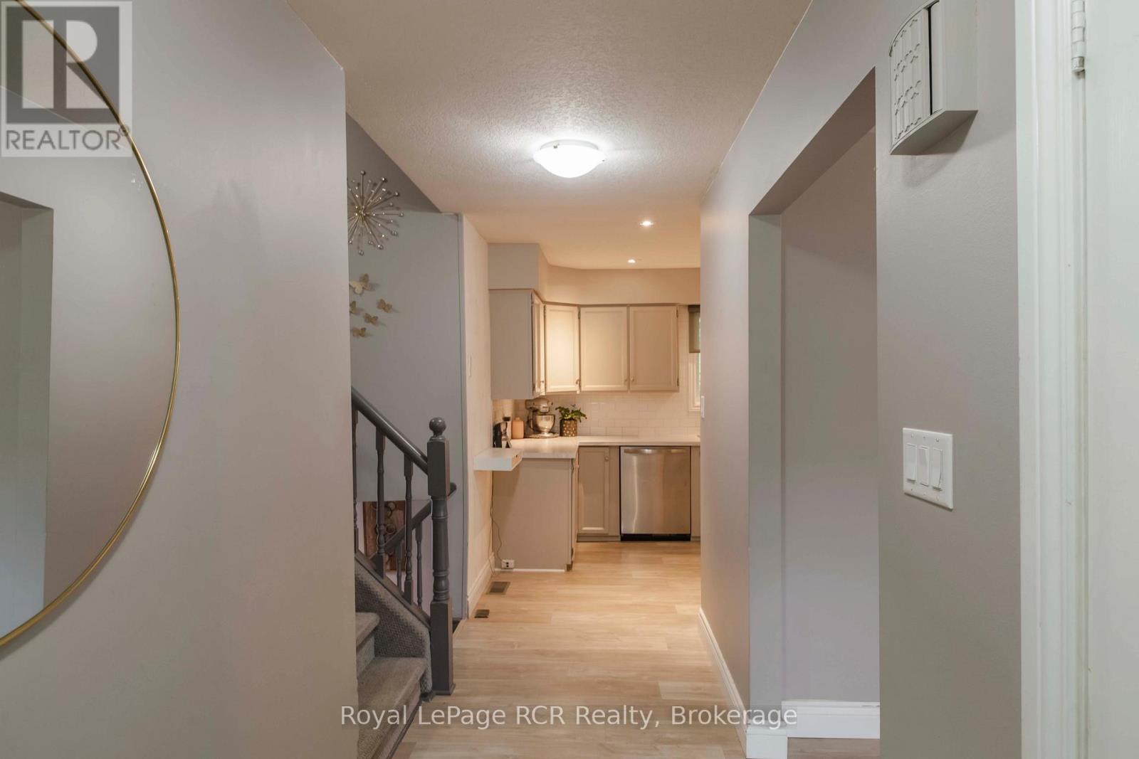 202122 21 Highway, Georgian Bluffs, Ontario N4K 5N7 - Photo 2 - X12640840