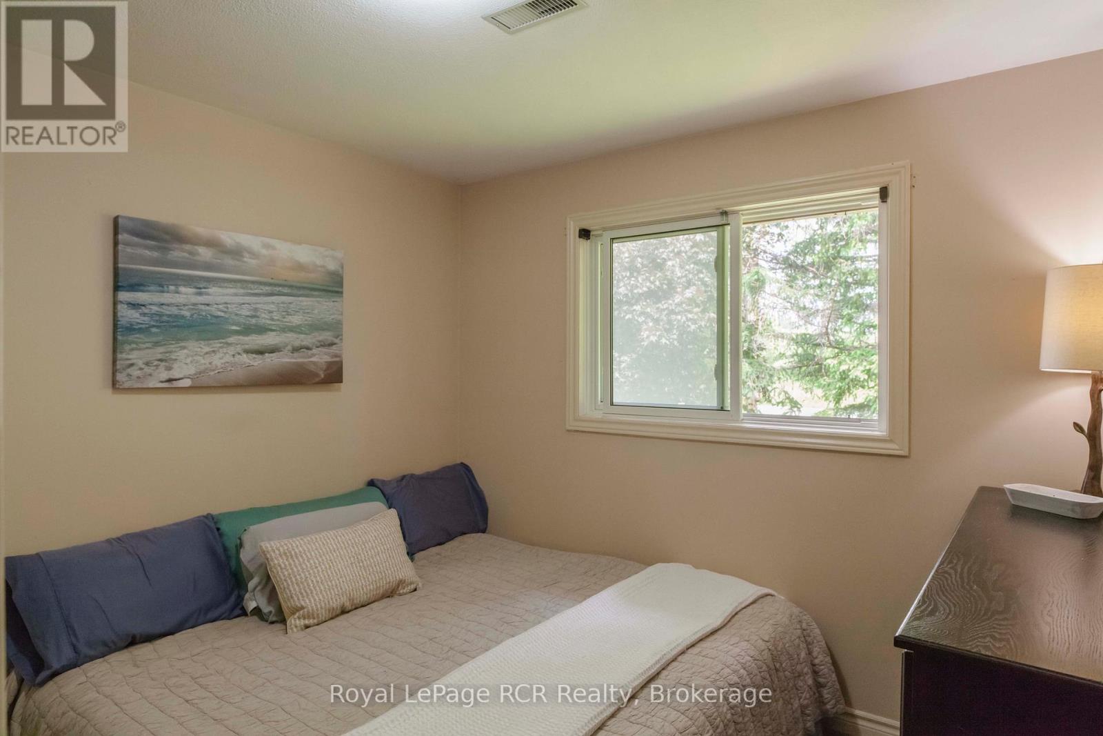 202122 21 Highway, Georgian Bluffs, Ontario N4K 5N7 - Photo 20 - X12640840