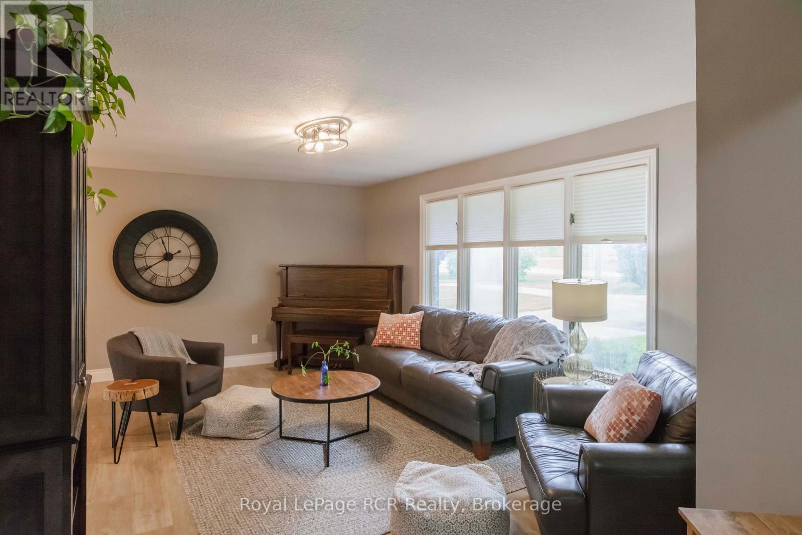 202122 21 Highway, Georgian Bluffs, Ontario N4K 5N7 - Photo 3 - X12640840