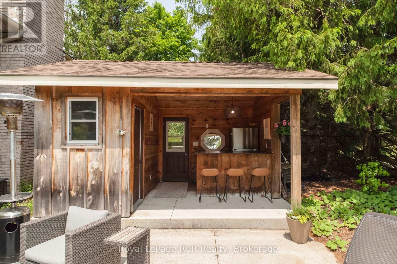 202122 21 Highway, Georgian Bluffs, Ontario N4K 5N7 - Photo 37 - X12640840