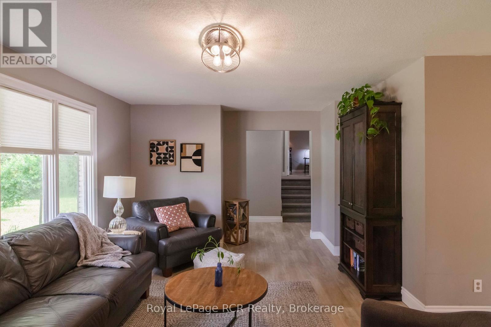 202122 21 Highway, Georgian Bluffs, Ontario N4K 5N7 - Photo 4 - X12640840