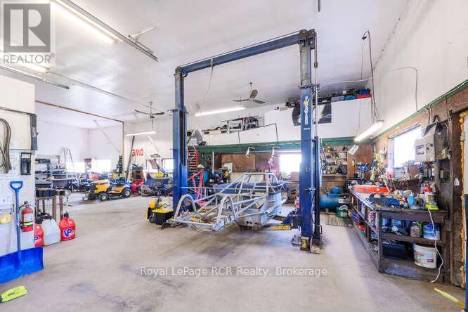 202122 21 Highway, Georgian Bluffs, Ontario N4K 5N7 - Photo 44 - X12640840